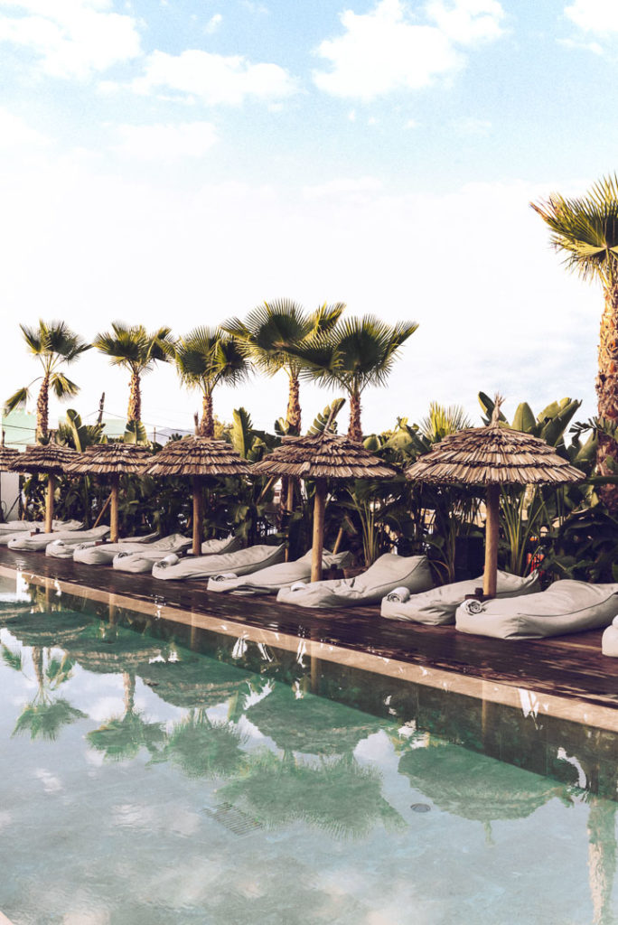 Imagen piscina exterior hotel casa cook Ibiza